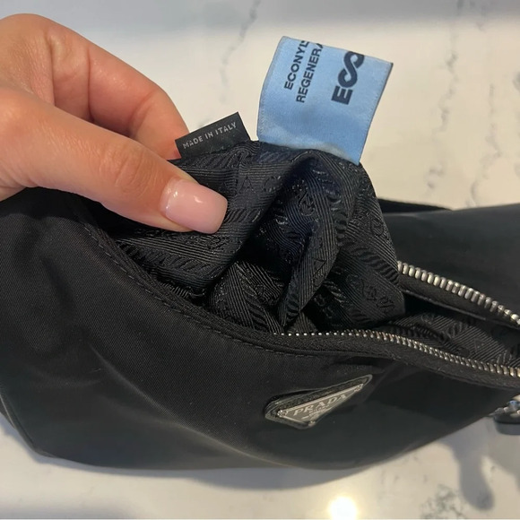 Prada Re-Edition 2005 Re-Nylon bag - Picture 11 of 16